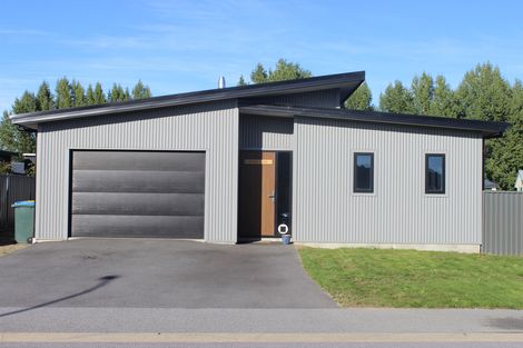 Photo of property in 1 Weaver Close, Alexandra, 9320