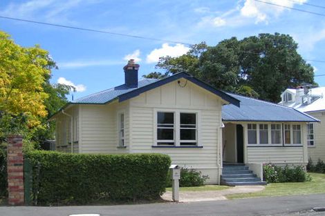 Photo of property in 58 Princes Street, Northcote Point, Auckland, 0627