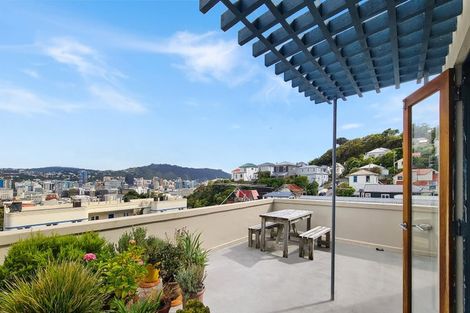 Photo of property in 7f Austin Street, Mount Victoria, Wellington, 6011
