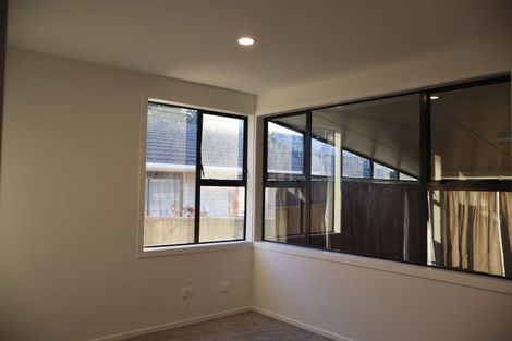 Photo of property in 1/30 Shakespeare Road, Milford, Auckland, 0620