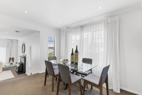 Photo of property in 30 Mandeville Place, Unsworth Heights, Auckland, 0632