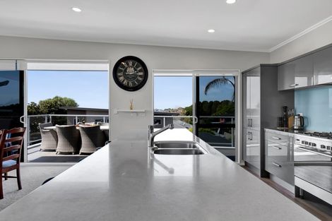 Photo of property in 18 Parkvue Drive, Bell Block, New Plymouth, 4312