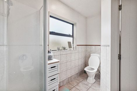 Photo of property in 26a Woodstock Road, Forrest Hill, Auckland, 0620