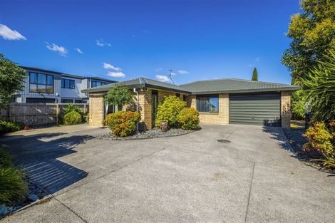 Photo of property in 17a Fernaig Street, Papakura, 2110
