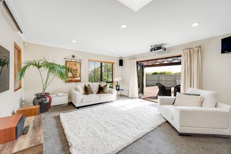 Photo of property in 49 Westerham Drive, Dannemora, Auckland, 2016