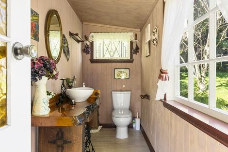 Photo of property in 202 Thompsons Track, Aongatete, 3178