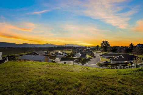 Photo of property in 38 Golf View Close, Fairhall, 7272