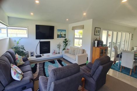 Photo of property in 16 Egmont Street, Patea, 4520