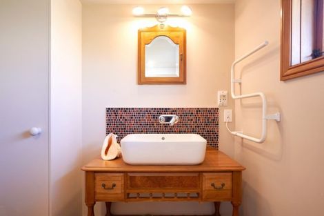 Photo of property in 3b Lighthouse Road, Bluff Hill, Napier, 4110