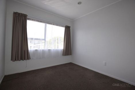 Photo of property in 63 Kirby Street, Glendene, Auckland, 0602