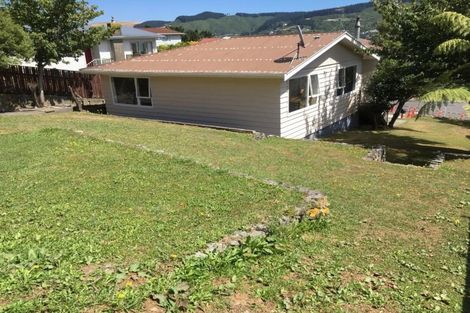 Photo of property in 9 Spicer Place, Tawa, Wellington, 5028