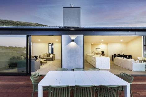 Photo of property in 8 Flowers Lane, Cracroft, Christchurch, 8022