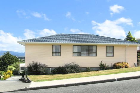 Photo of property in 15 Sunnyview Drive, Brown Owl, Upper Hutt, 5018