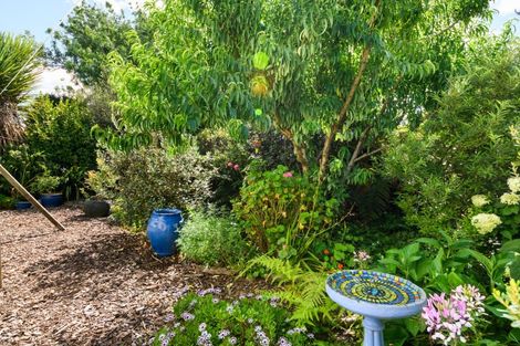 Photo of property in 2 Escort Grove, Awapuni, Palmerston North, 4412