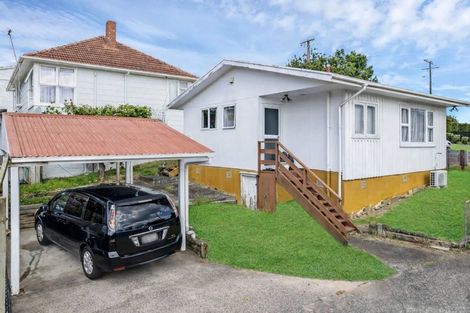 Photo of property in 1/24 Holbrook Street, Blockhouse Bay, Auckland, 0600