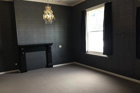 Photo of property in 42 Coote Road, Bluff Hill, Napier, 4110