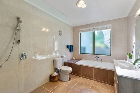 Photo of property in 8 Pukeora Way, Mangawhai, 0505