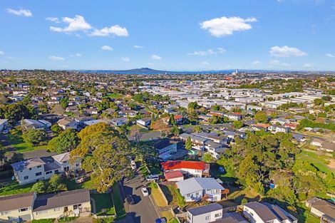 Photo of property in 6 Jenanne Place, Totara Vale, Auckland, 0629
