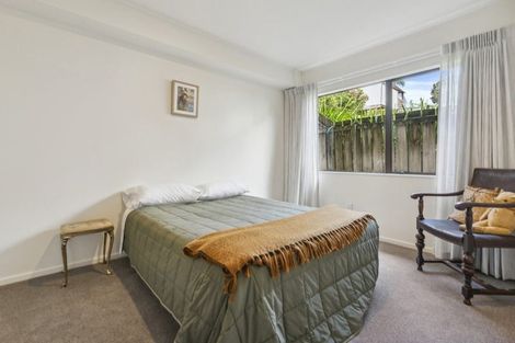 Photo of property in 2/32 Charlotte Street, Stanmore Bay, Whangaparaoa, 0932