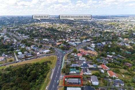 Photo of property in 1/253 Glenfield Road, Hillcrest, Auckland, 0627