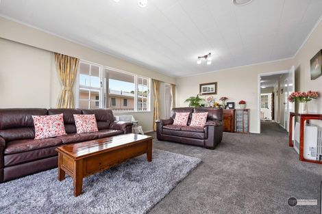 Photo of property in 24 Cypress Drive, Maungaraki, Lower Hutt, 5010