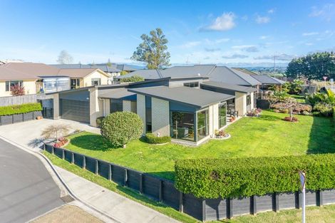 Photo of property in 2 Ruske Place, Grandview Heights, Hamilton, 3200