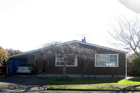 Photo of property in 3 Chisholm Place, Carterton, 5713