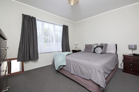 Photo of property in 58 De Quincey Terrace, Highland Park, Auckland, 2010