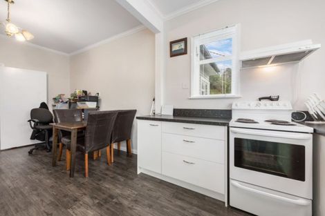 Photo of property in 4 Kopara Grove, Stokes Valley, Lower Hutt, 5019