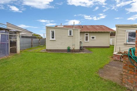 Photo of property in 2 Moore Avenue, Tawhero, Whanganui, 4501