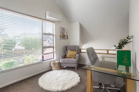 Photo of property in 2/30 Uppingham Crescent, Hillcrest, Auckland, 0627