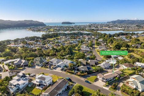 Photo of property in 121 Bruce Wallace Place, Whangamata, 3620
