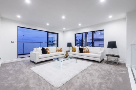 Photo of property in 42 Fernhill Way, Oteha, Auckland, 0632