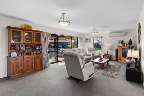 Photo of property in 5 Jacaranda Place, Parklands, Christchurch, 8083