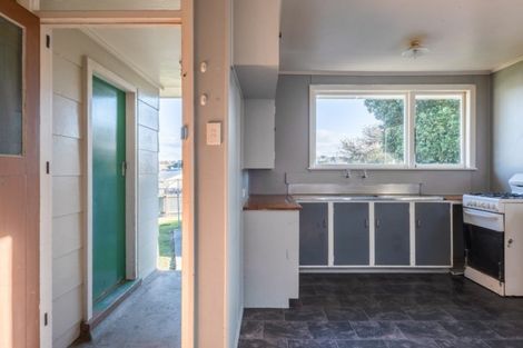 Photo of property in 52 Lawrence Street, Outer Kaiti, Gisborne, 4010