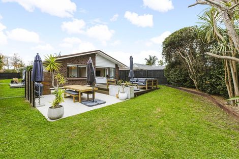 Photo of property in 9 Elrita Place, Conifer Grove, Takanini, 2112