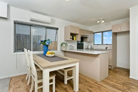 Photo of property in 658 East Coast Road, Pinehill, Auckland, 0630