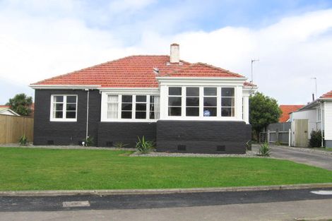 Photo of property in 32 Rangiora Avenue, Roslyn, Palmerston North, 4414