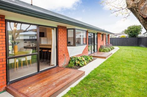 Photo of property in 22 Colonial Place, Kelvin Grove, Palmerston North, 4414