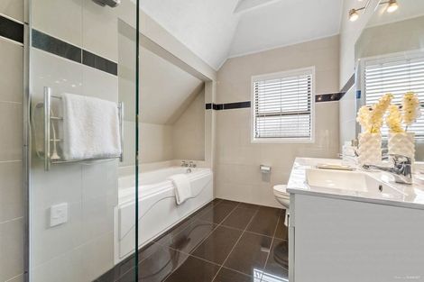 Photo of property in 4 Citation Way, Botany Downs, Auckland, 2010