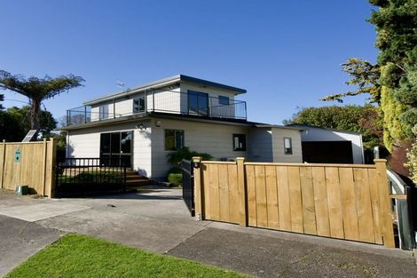 Photo of property in 14 Stirling Crescent, Hokowhitu, Palmerston North, 4410