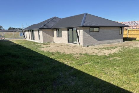 Photo of property in 15 Garden Road, Darfield, 7571