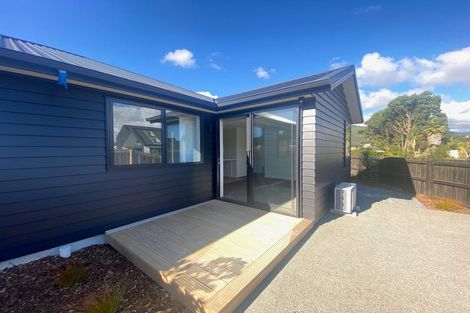 Photo of property in 19 Kaiwaru Place, Waikanae, 5036