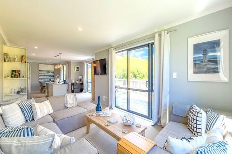 Photo of property in 100 Kon Tiki Road, Whiritoa, Whangamata, 3691