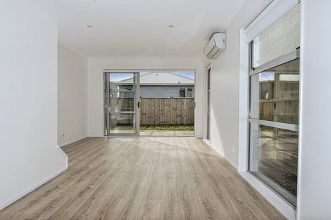 Photo of property in 29 Samuel Cassidy Avenue, Swanson, Auckland, 0614