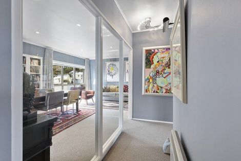 Photo of property in Kingsgate Flats, 10 Austin Street, Mount Victoria, Wellington, 6011