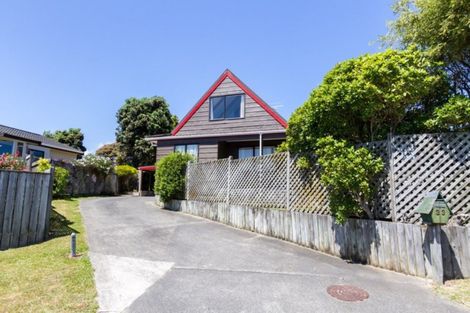 Photo of property in 33 James Cook Drive, Whitby, Porirua, 5024