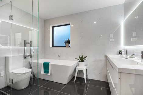 Photo of property in 17 Winscombe Street, Belmont, Auckland, 0622