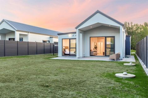 Photo of property in 29 Mataikokako Loop, Kawakawa Bay, Papakura, 2585