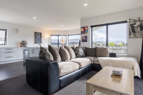 Photo of property in 9 Aqua Way, Paraparaumu, 5032